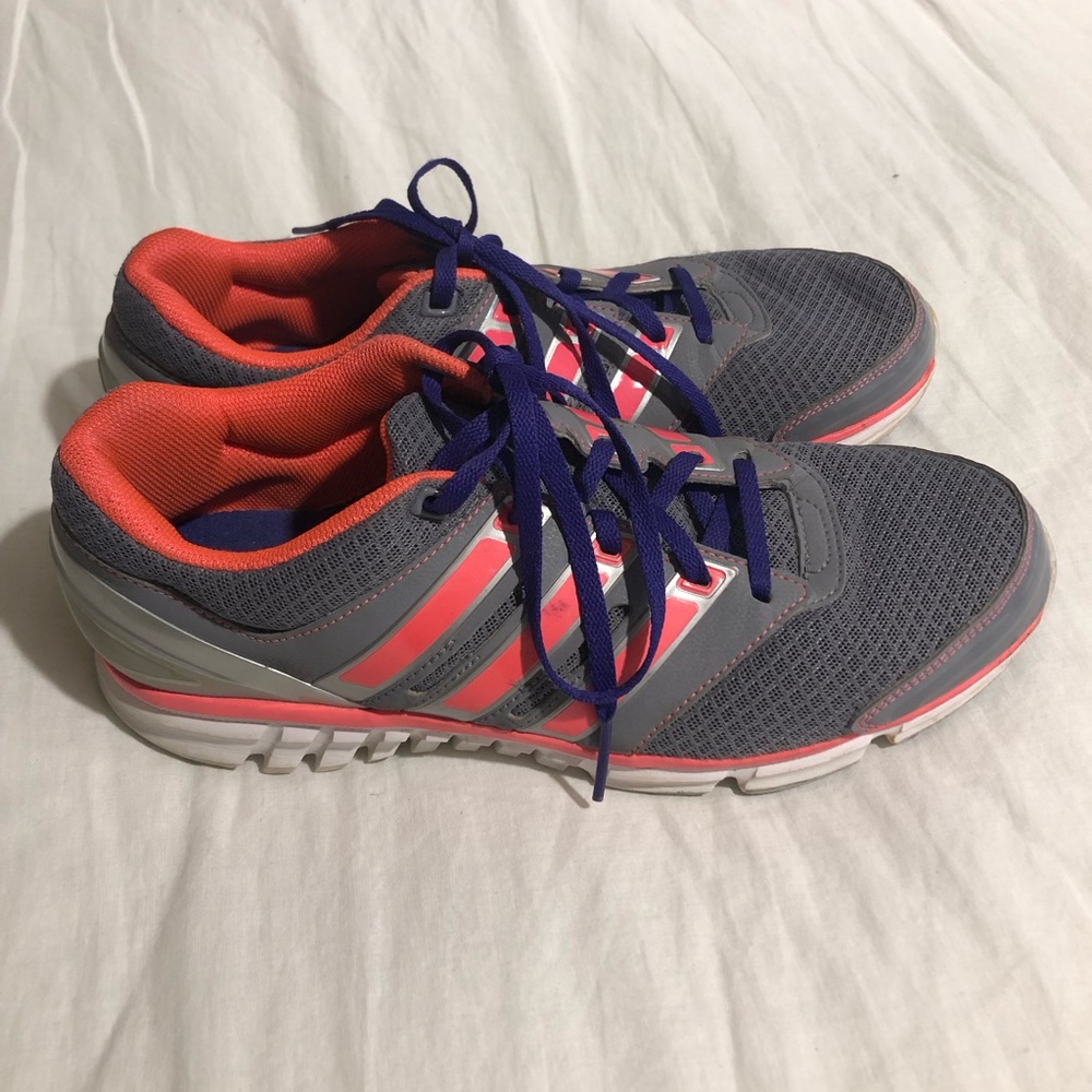 Adidas women’s size 8.5 athletic shoes.